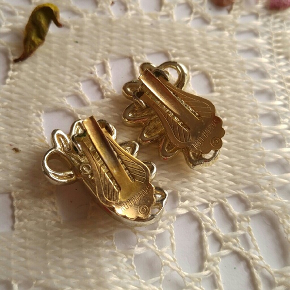 Relisted -Vintage Sarah Coventry clip earrings gold tone - Picture 7 of 7